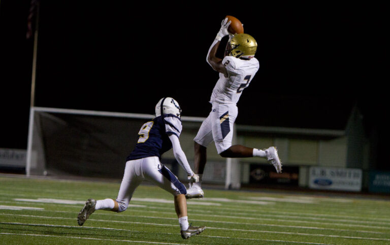 Lek Powell tosses five TDs to lead Bishop McDevitt past Cedar Cliff 40-28