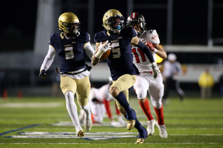 Not like ’95: Aliquippa thwarts Bishop McDevitt’s bid for a second state title, 34-27, in PIAA Class 4A championship